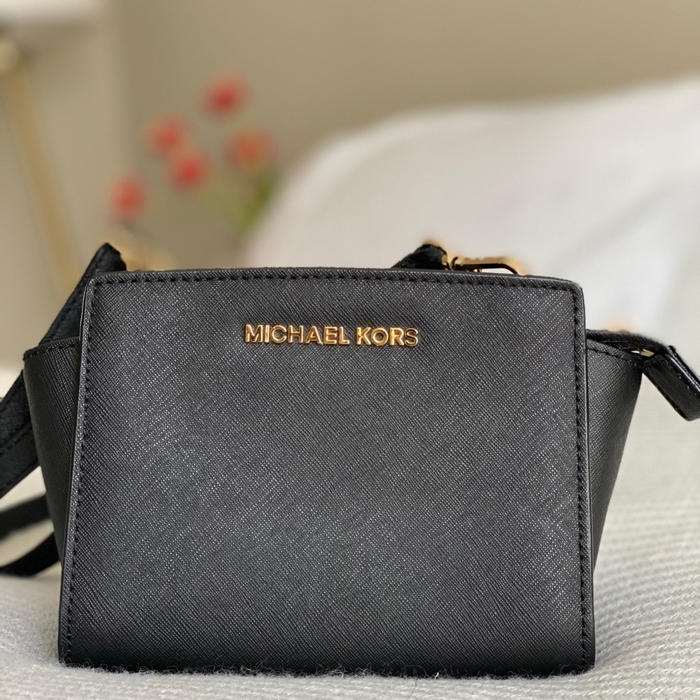 Michael Kors Selma Mini Crossbody